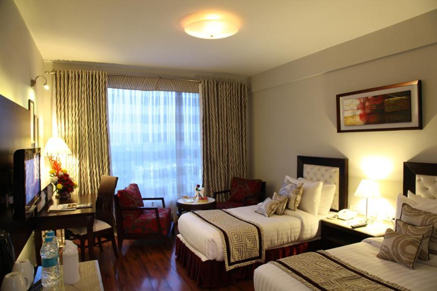 Treehouse Queens Pearl Gurgaon Extérieur photo