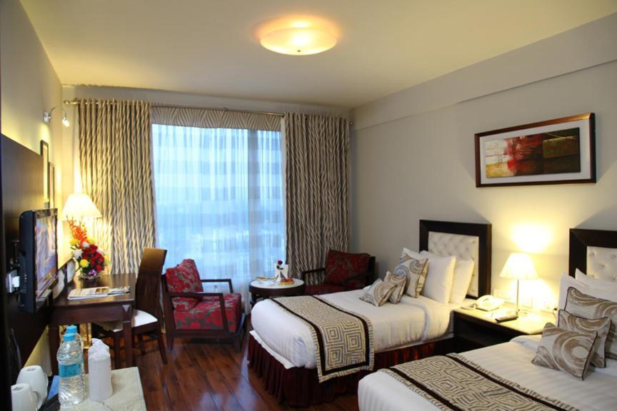 Treehouse Queens Pearl Gurgaon Extérieur photo