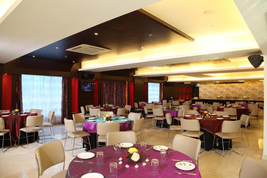 Treehouse Queens Pearl Gurgaon Extérieur photo