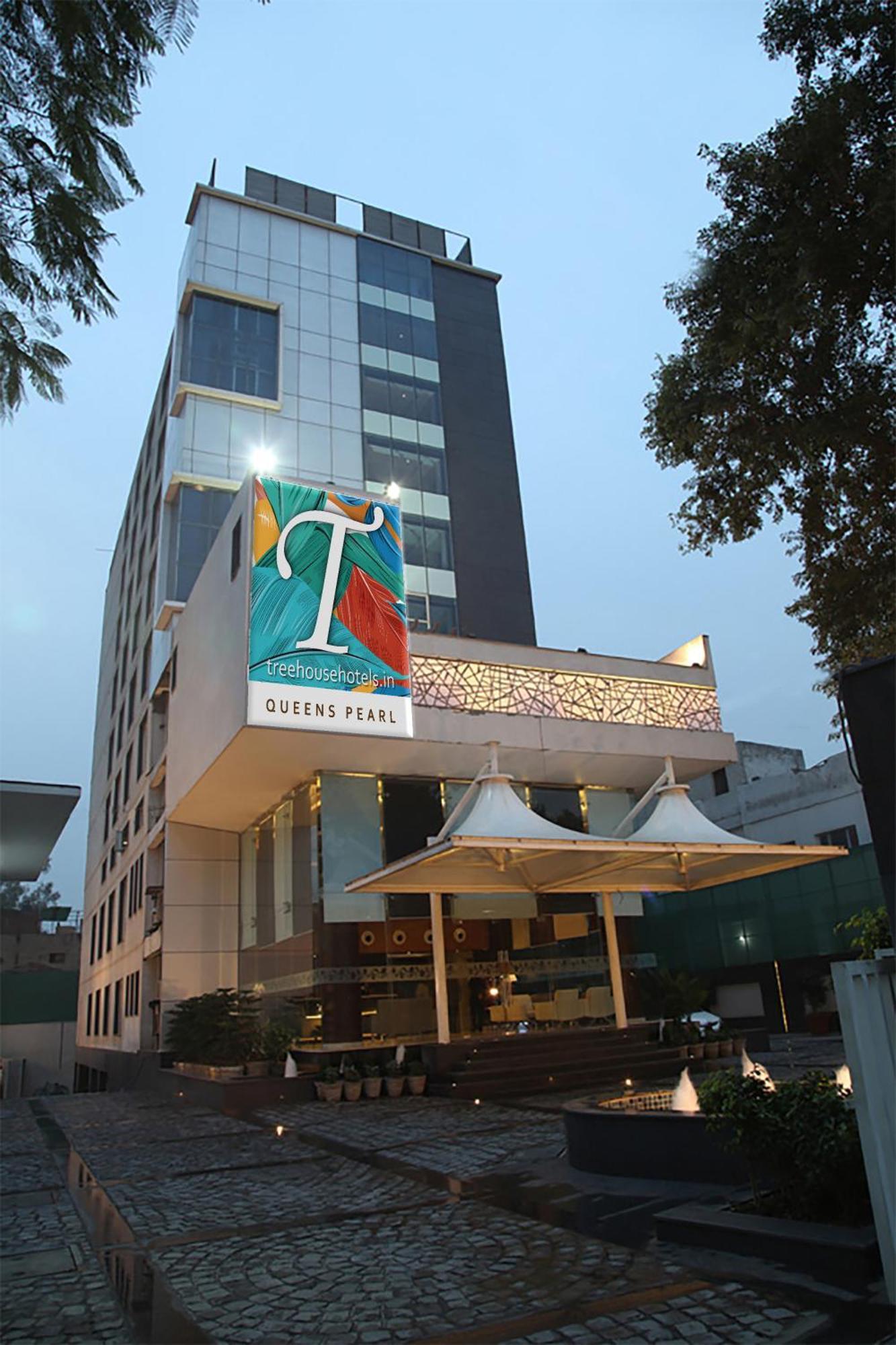 Treehouse Queens Pearl Gurgaon Extérieur photo