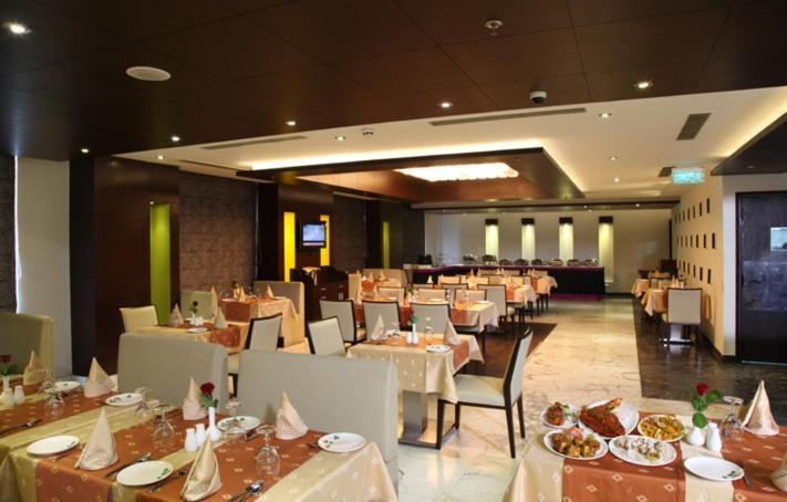 Treehouse Queens Pearl Gurgaon Extérieur photo