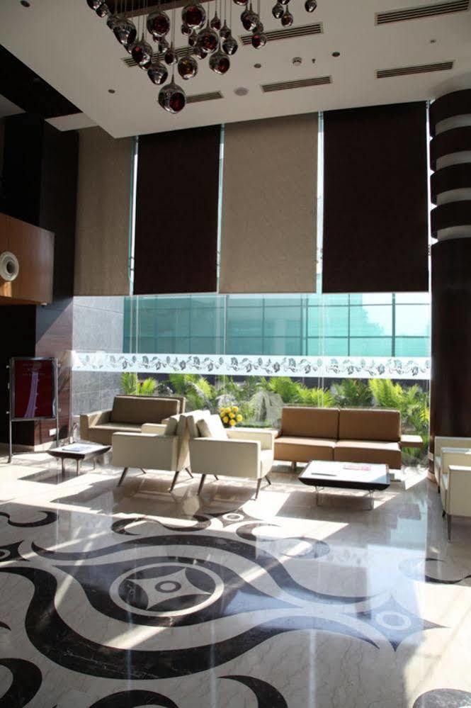 Treehouse Queens Pearl Gurgaon Extérieur photo
